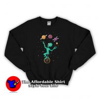 Funny Alien Juggling Planets Space Unisex Sweatshirt